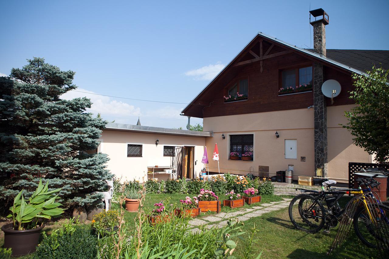 Hostinec U Hromadov - Ubytovanie V Sukromi Rajecka Lesna Exterior foto